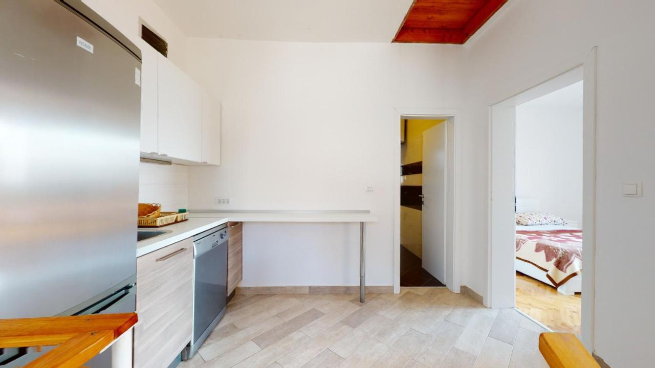 Apartments Riva Metajna Dış mekan fotoğraf