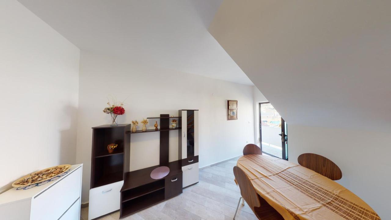 Apartments Riva Metajna Dış mekan fotoğraf